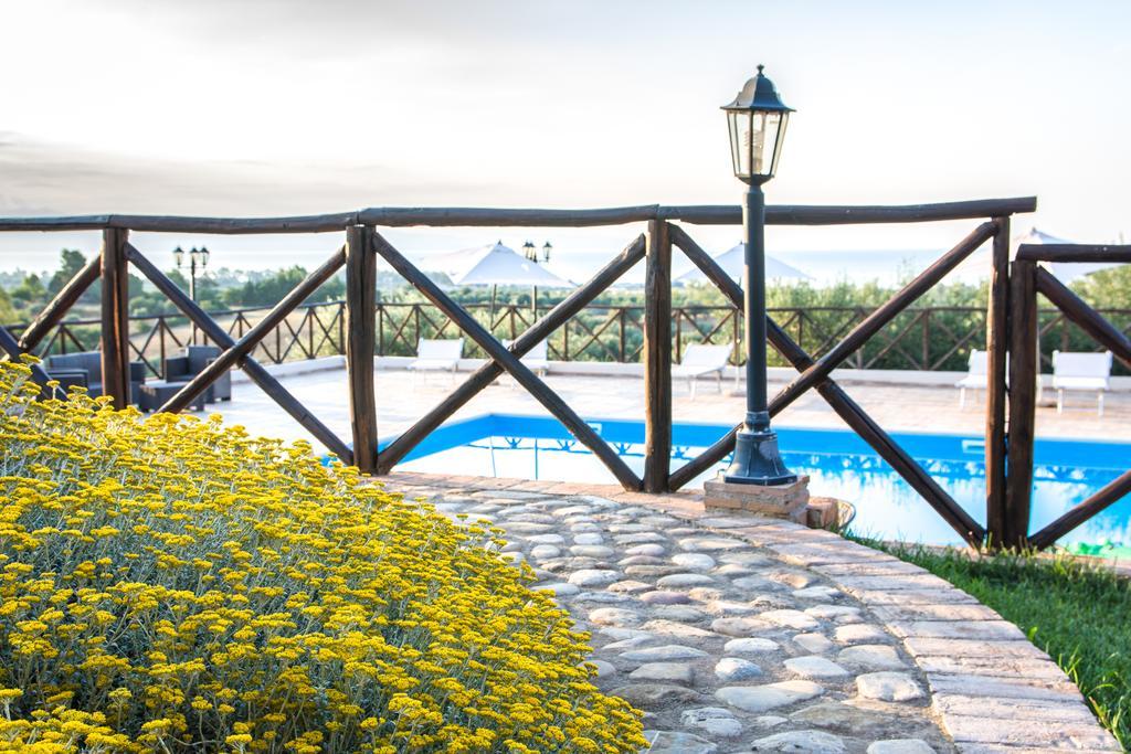 Le Colline Del Gelso-Masseria Mazzei Rossano Ngoại thất bức ảnh